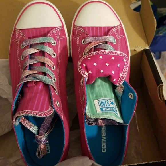 Converse Shoes - NWB Converse Chuck Taylor Low